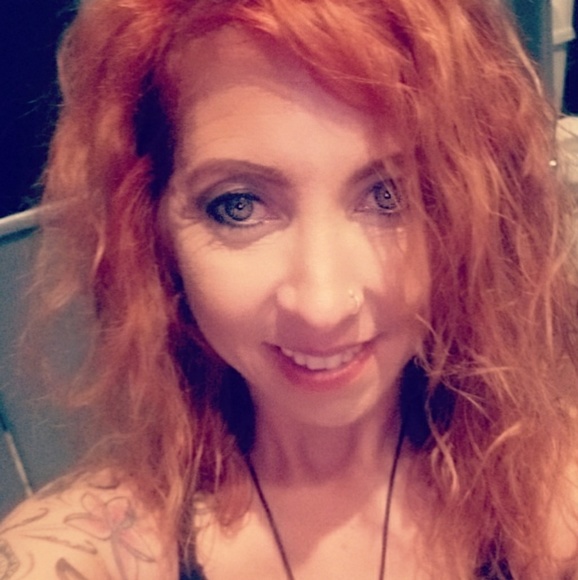 Meet your Posher, Crystal - Picture 2 of 4